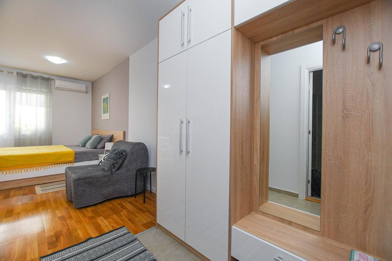Apartment Plaza Кладово Екстер'єр фото